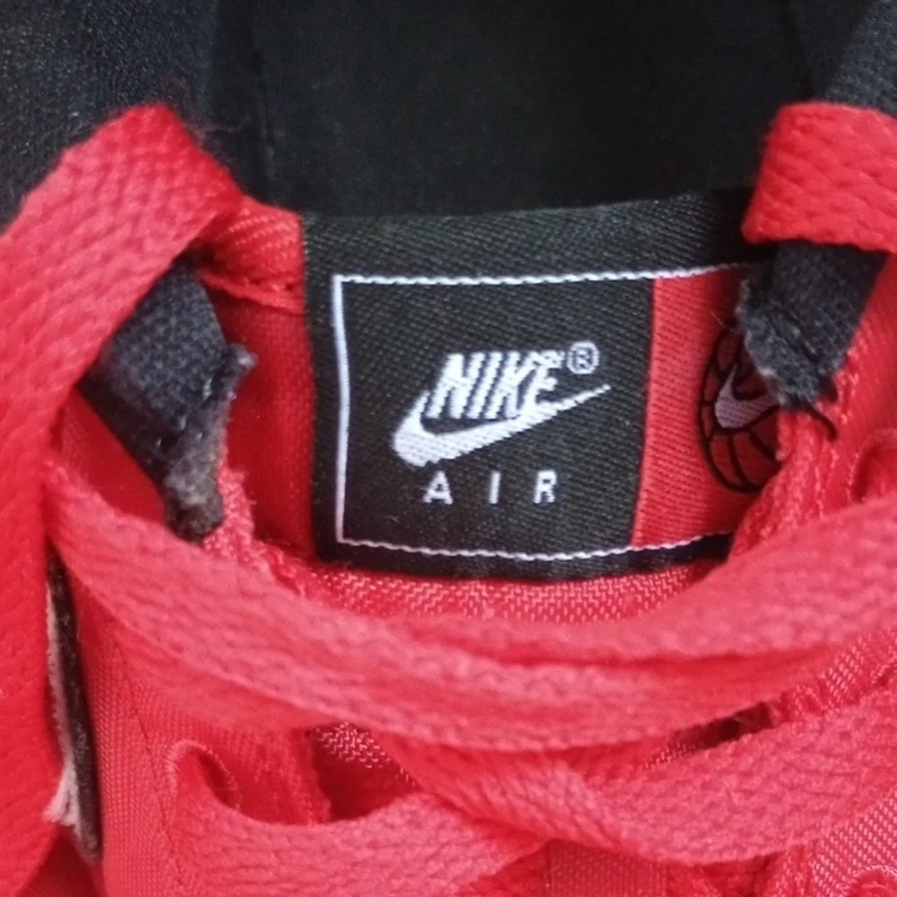Nike AIR‎ Red and Black Women's Lace-Up Athletic Sneakers